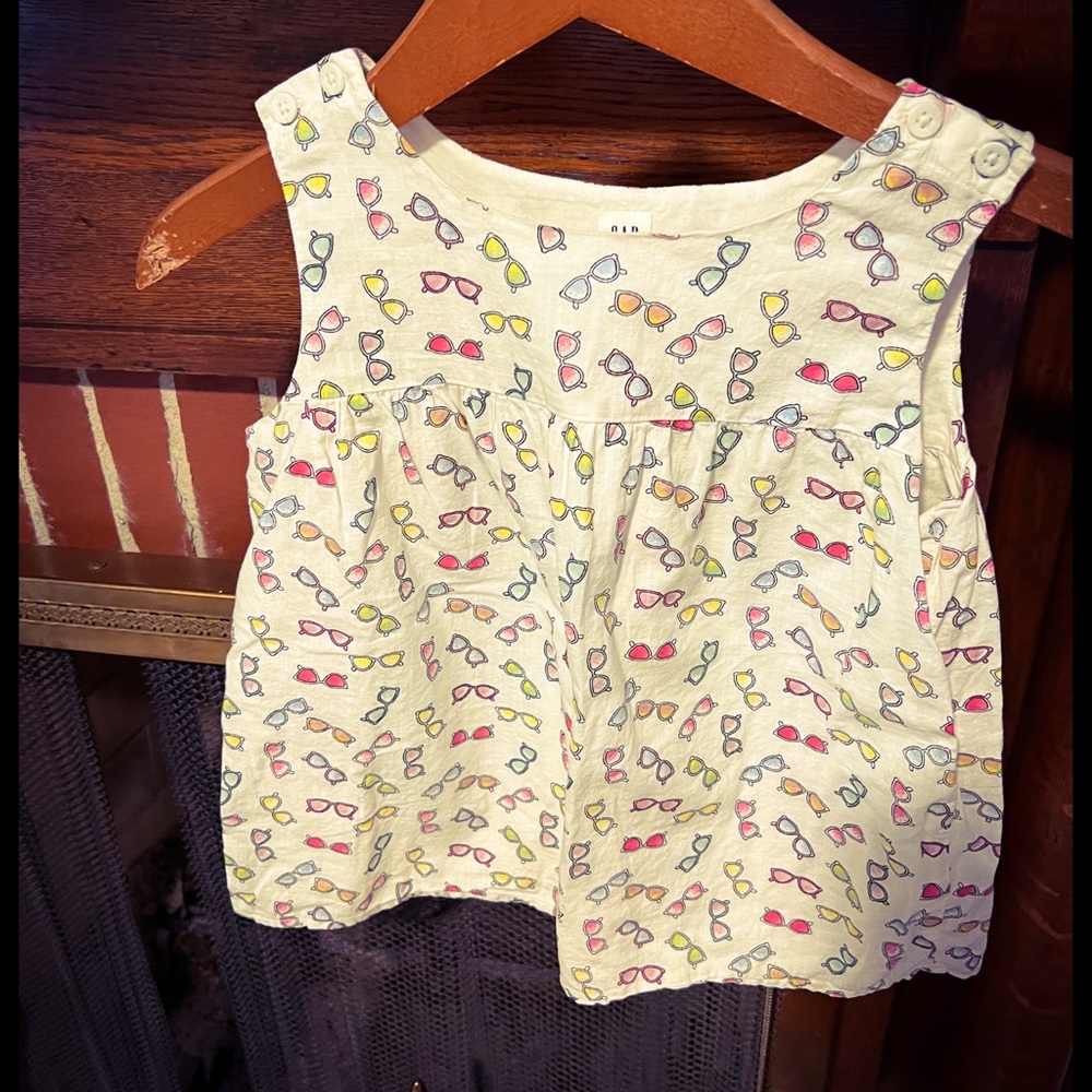 Gap Cotton Top - size M